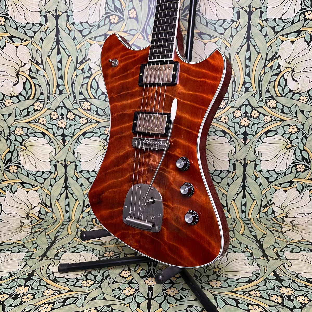 banker-guitars-redtail-natural-redwood-2022 Banker Guitars Redtail Natural Redwood 2022