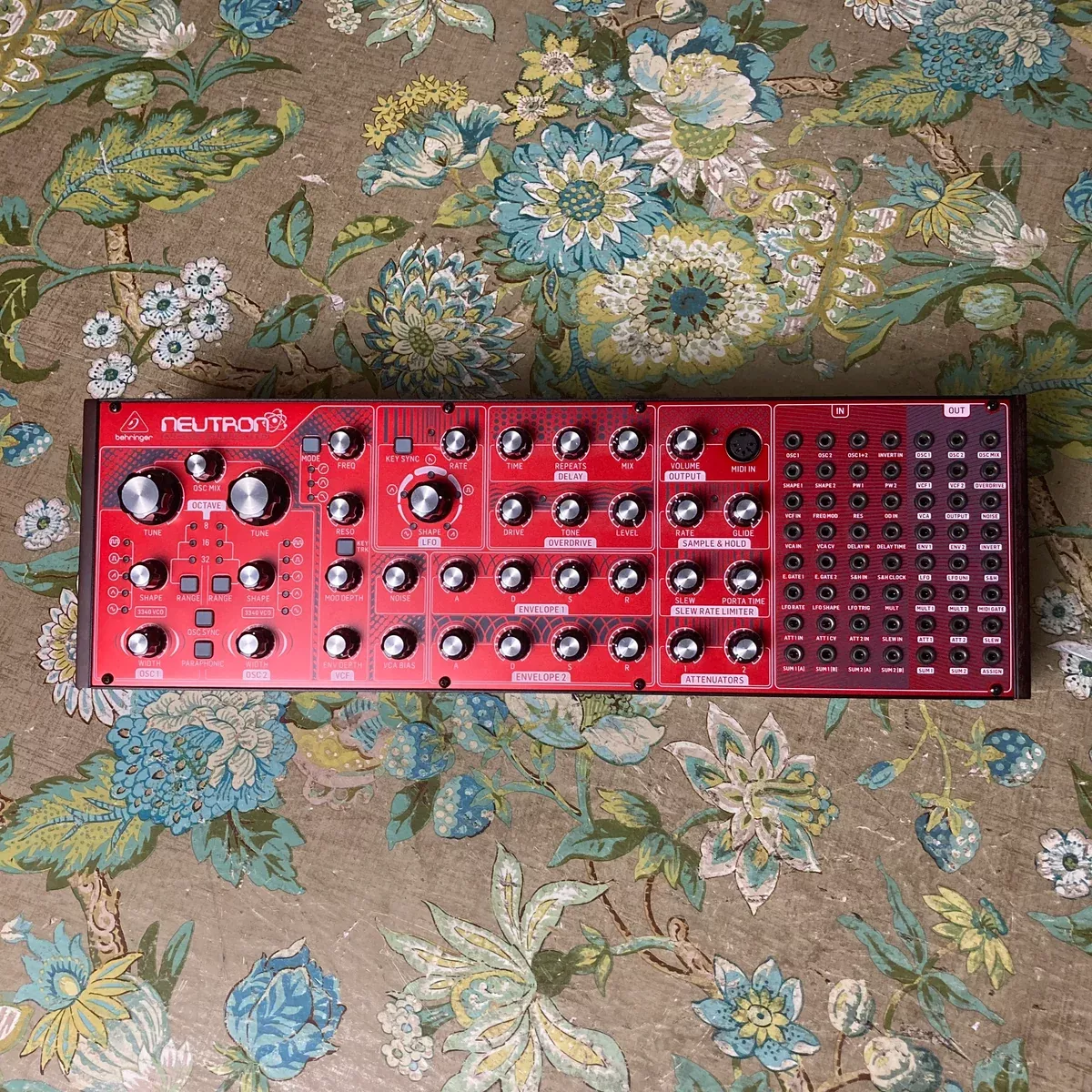 behringer-neutron-semi-modular-analog-synth Behringer Neutron Semi-Modular Analog Synth