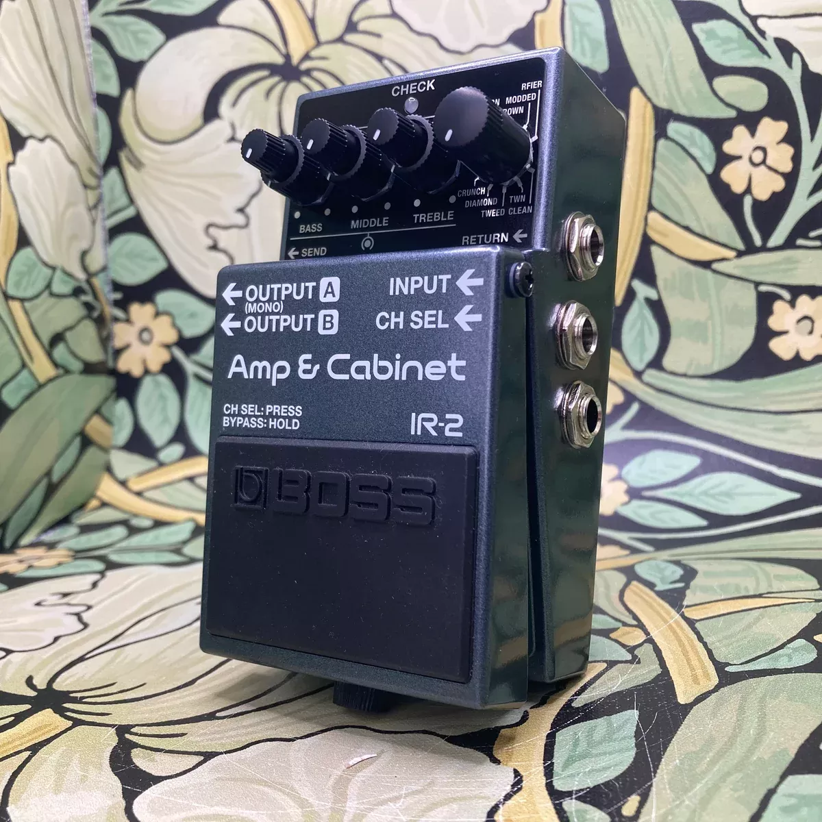 boss-ir-2-amp-cabinet Boss IR-2 Amp & Cabinet