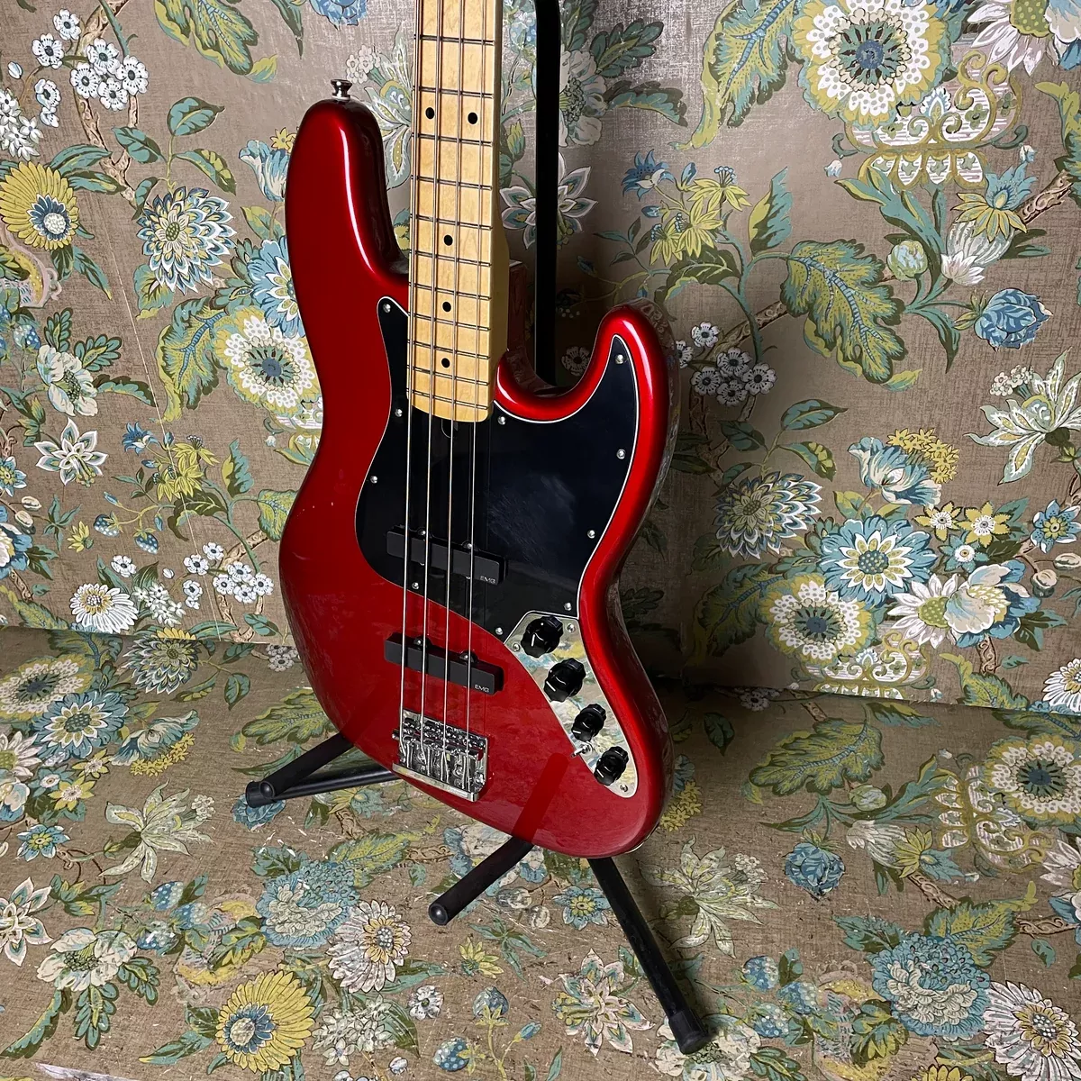 Buscanti Newport #7043 Candy Apple Red