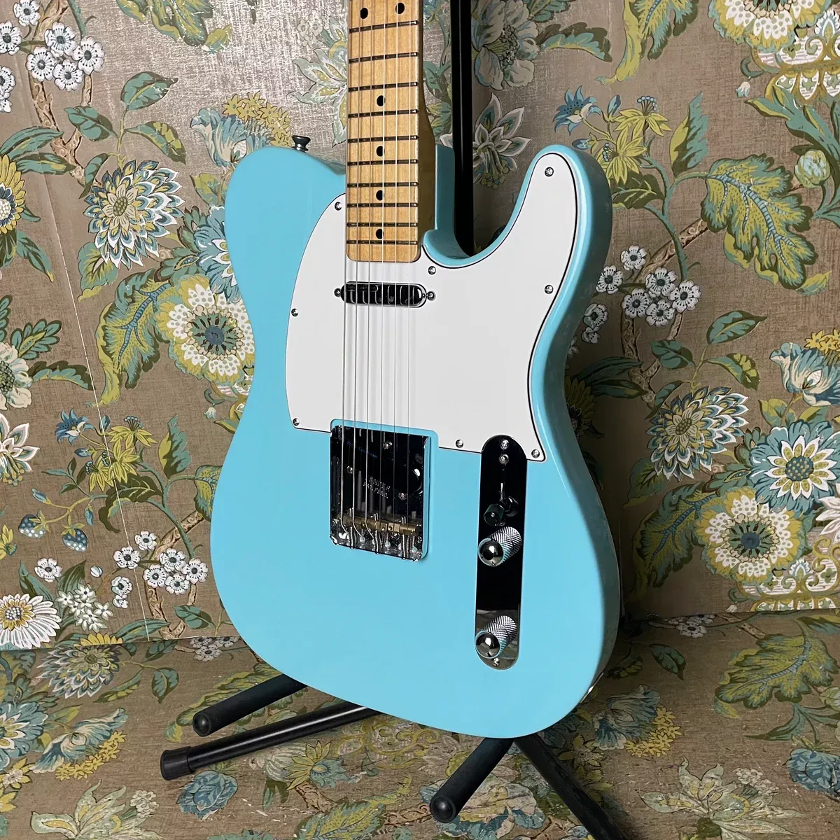 custom-t-style-single-cutaway-guitar Custom T-Style Single Cutaway Guitar