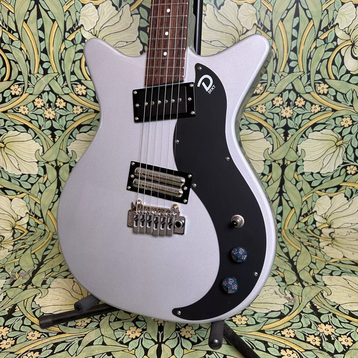 danelectro-59xt-silver-2024 Danelectro 59XT Silver 2024