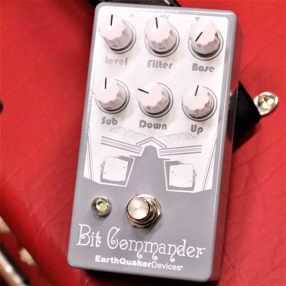 earthquaker-devices-bit-commander-synth-guitar-effect-pedal EarthQuaker Devices Bit Commander Synth Guitar Effect Pedal