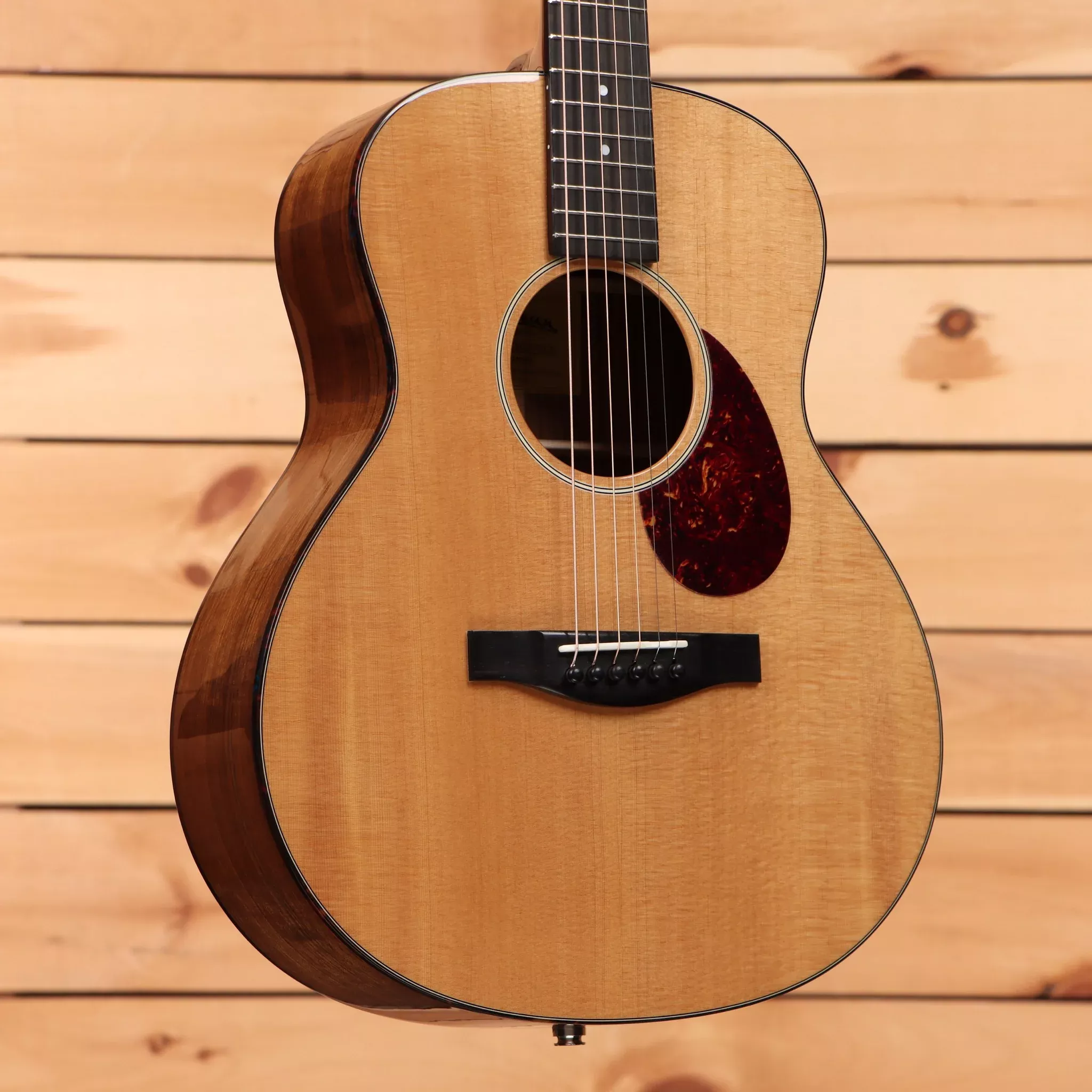 eastman-actg2e-dlx-natural Eastman ACTG2E-DLX - Natural