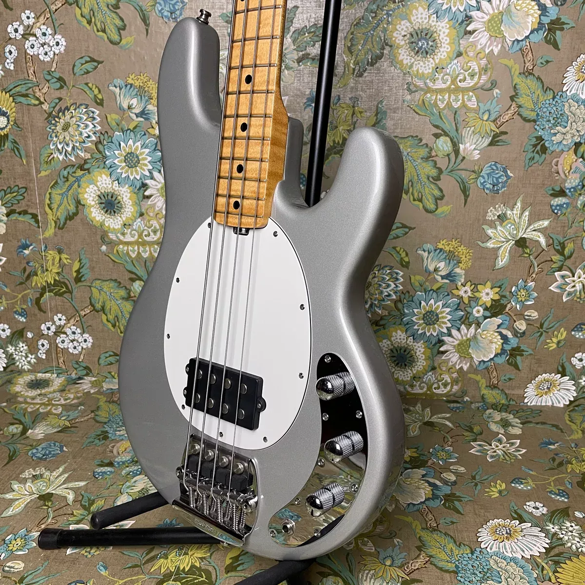 Ernie Ball Music Man Stingray Classic 4-String 2011