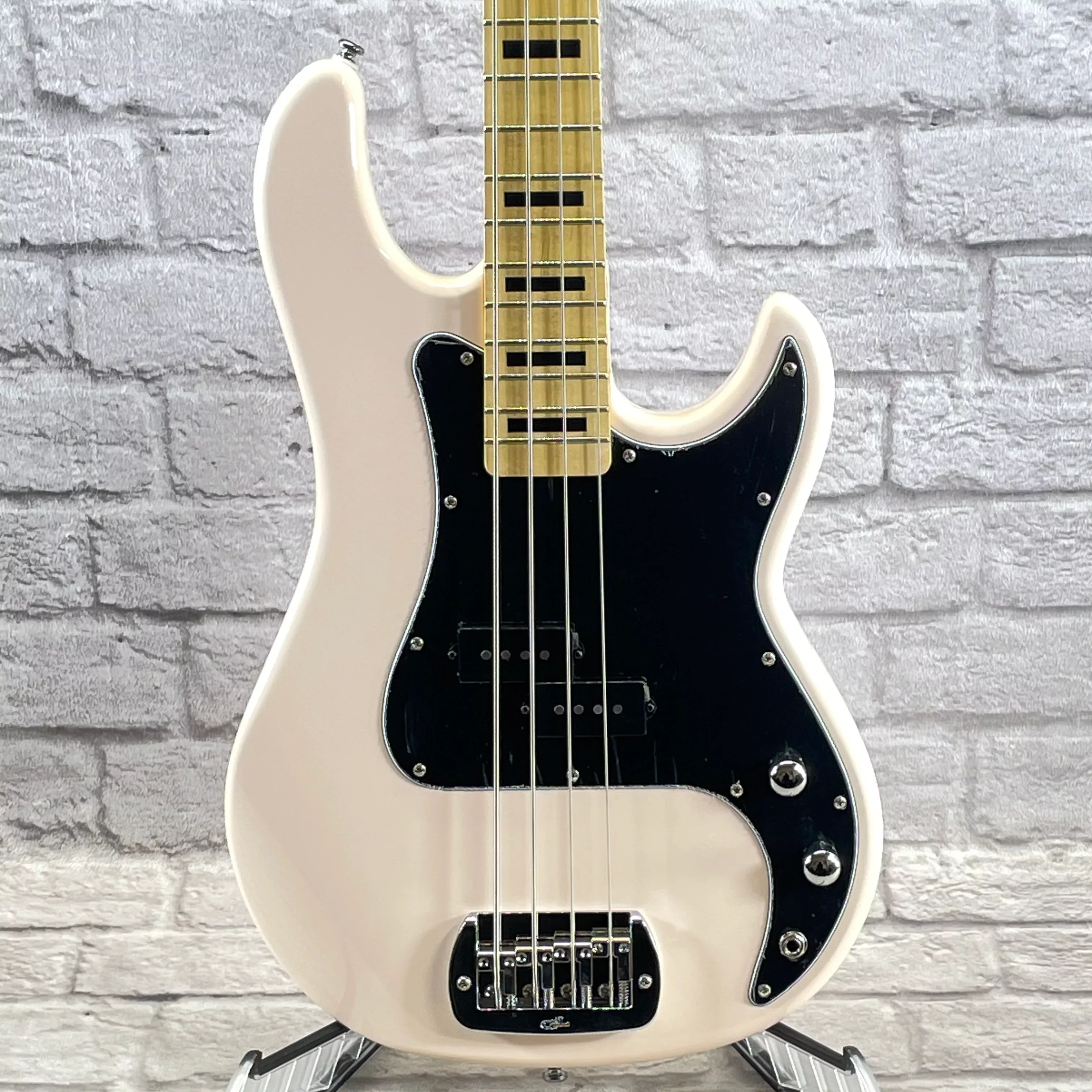 G&L Guitars Tribute Series LB-100 Bass Guitar -Olympic White