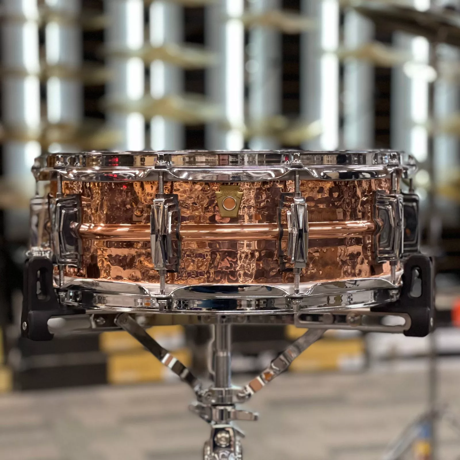 ludwig-14x5-hammered-copperphonic-snare-drum-floor-model LUDWIG 14X5 HAMMERED COPPERPHONIC SNARE DRUM - FLOOR MODEL