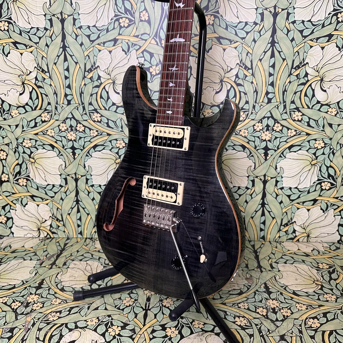 paul-reed-smith-se-custom-22-semi-hollow-gray-black-2020 Paul Reed Smith SE Custom 22 Semi Hollow Gray Black 2020