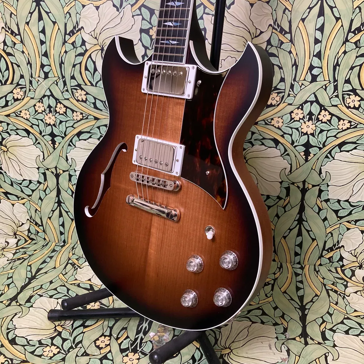 Scale Model Guitars MK Semi-Hollow Two-Tone Burst
