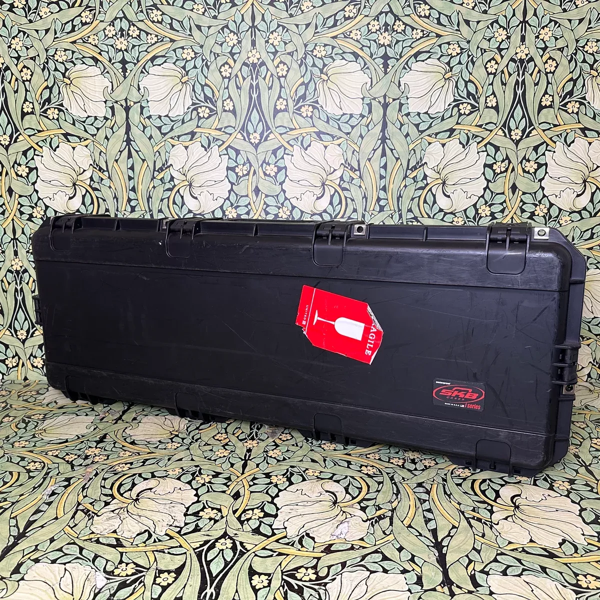 skb-iseries-les-paul-waterproof-guitar-case SKB iSeries Les Paul Waterproof Guitar Case