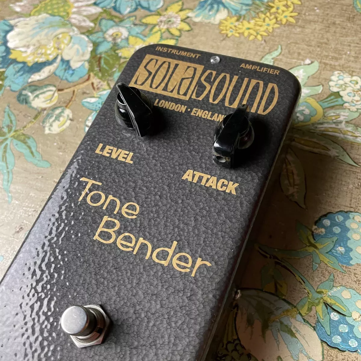 sola-sound-tone-bender-mk-1-5-zo-by-d-m Sola Sound Tone Bender MK 1.5 “Zoë” By D*A*M