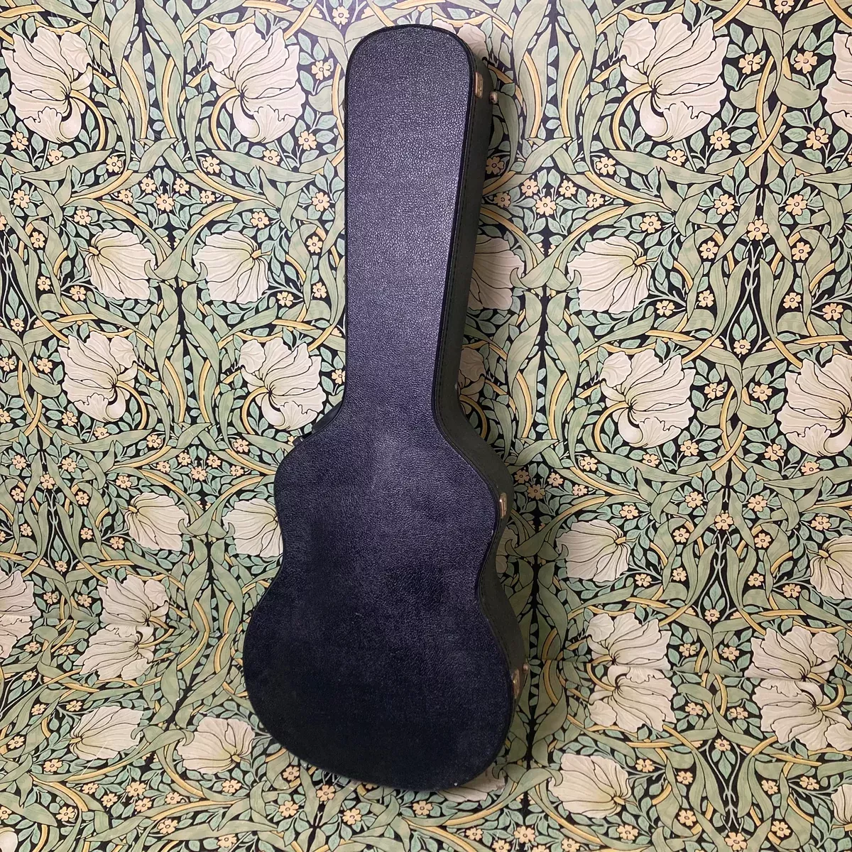 tkl-hardshell-acoustic-guitar-case TKL Hardshell Acoustic Guitar Case