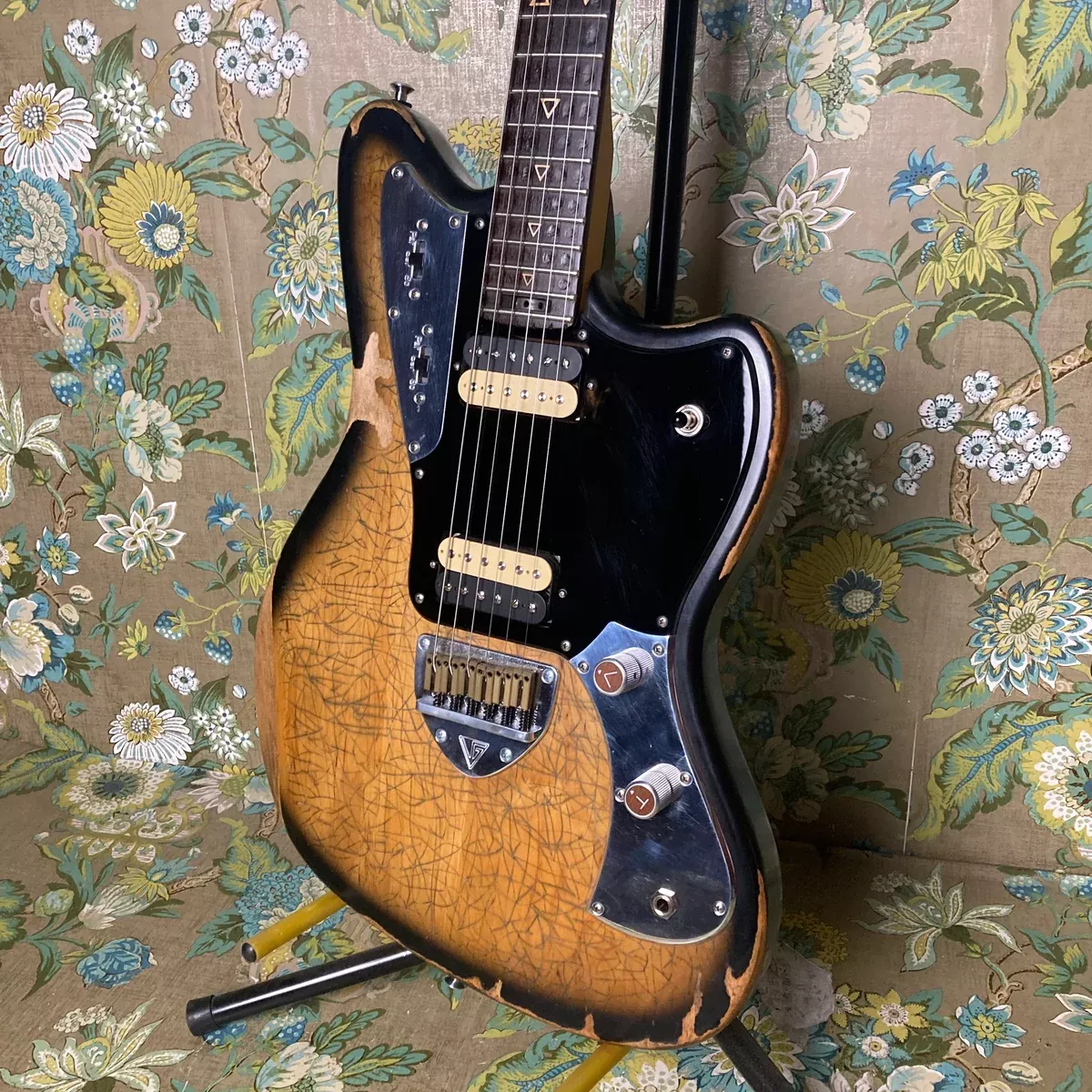 valiant-guitars-jupiter-2023-sunburst Valiant Guitars Jupiter 2023 Sunburst