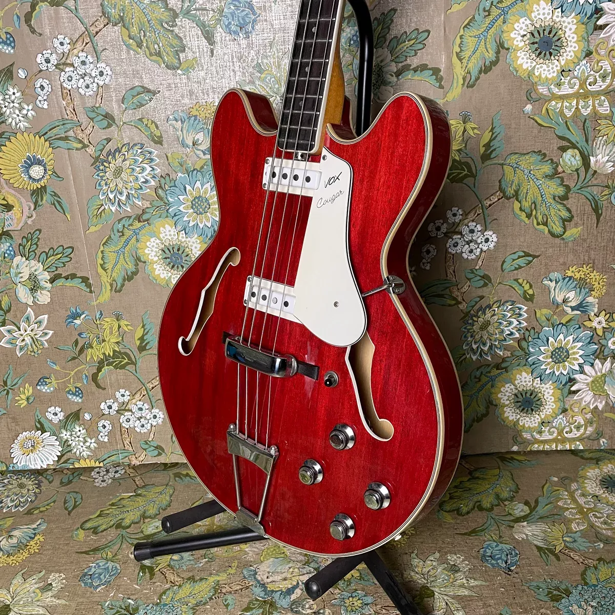 vox-cougar-bass-1960-s Vox Cougar Bass 1960's