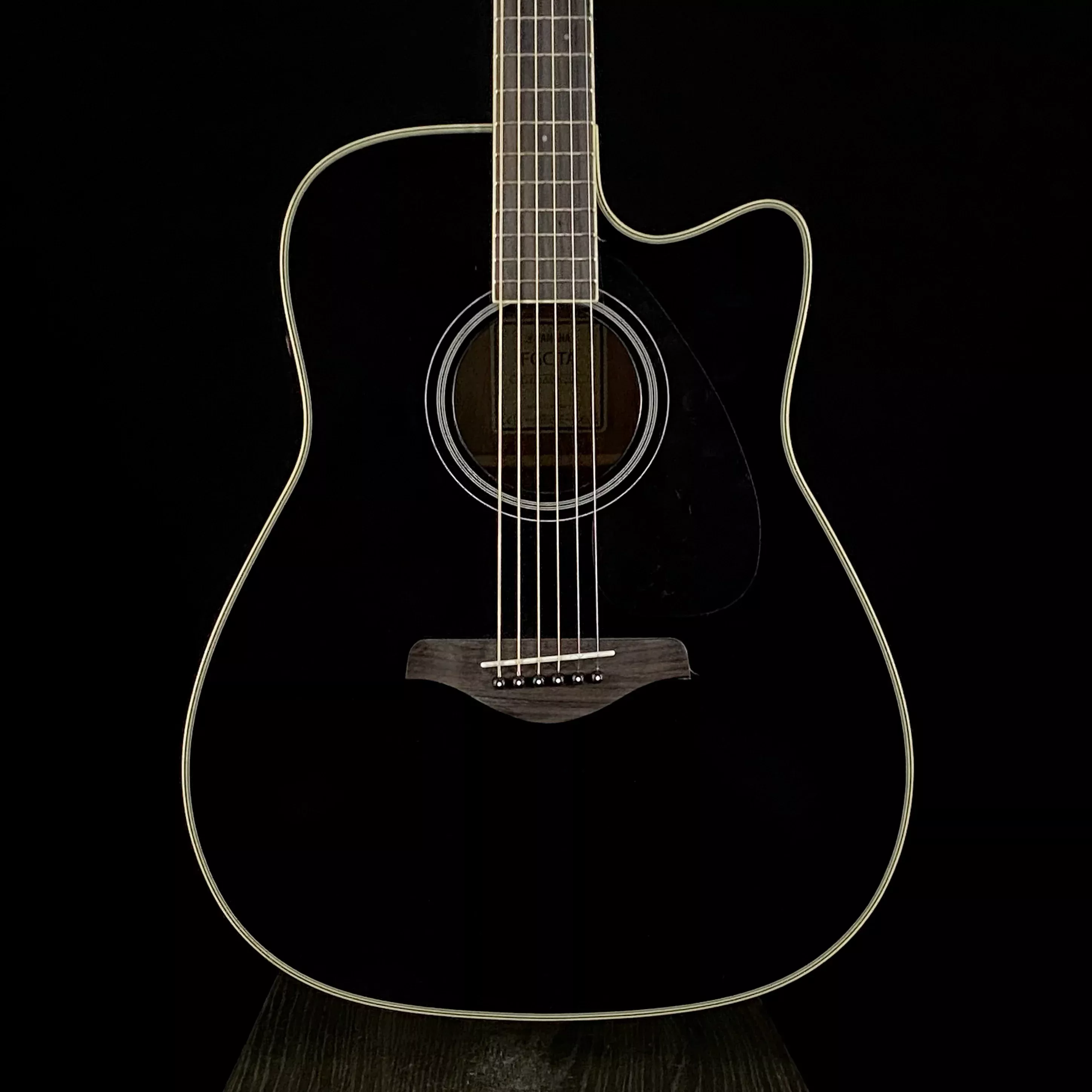 yamaha-fgc-ta-black Yamaha FGC-TA Black