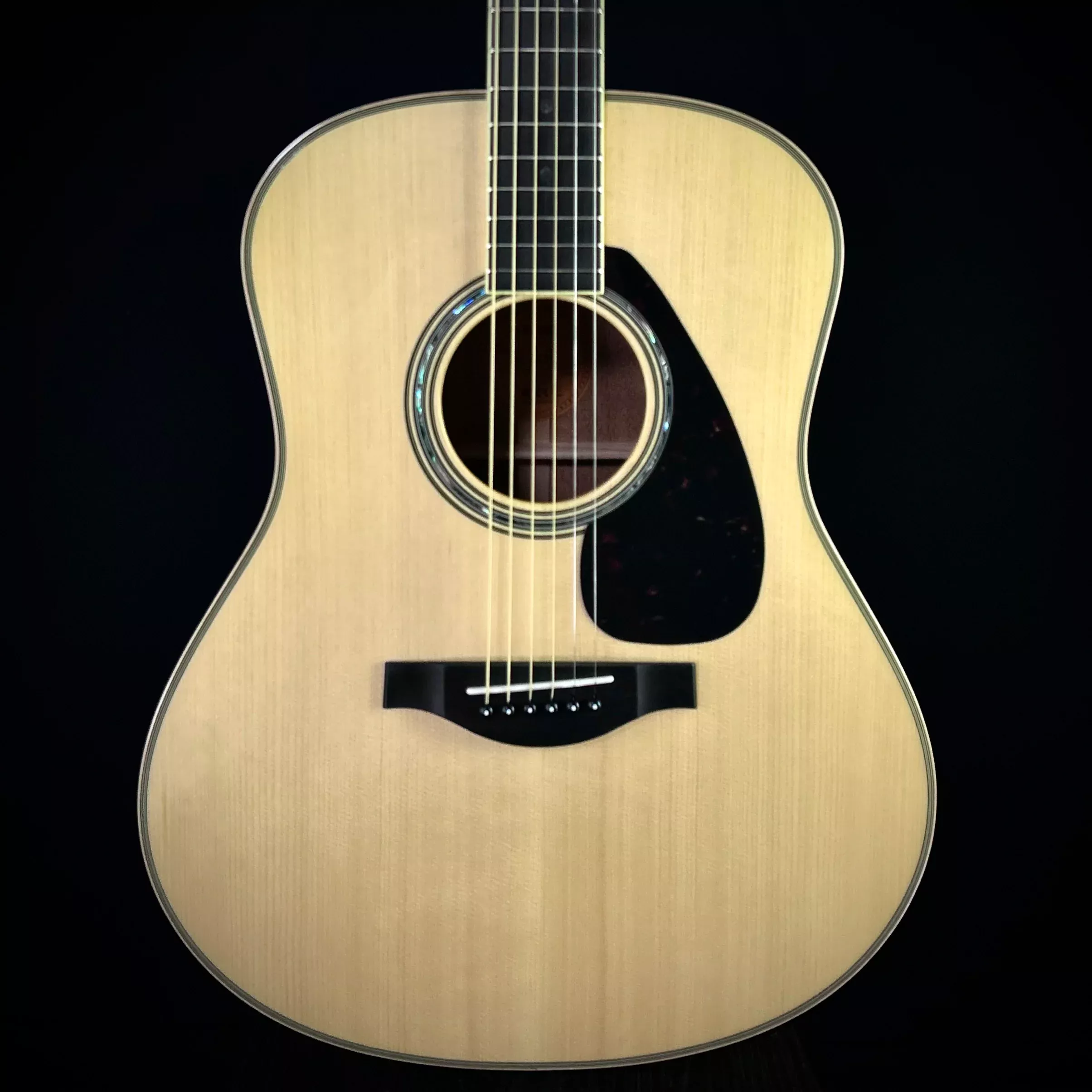 yamaha-ll16m-are Yamaha LL16M - ARE